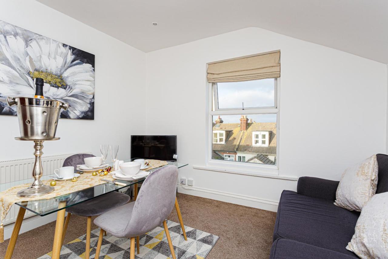 Luxury Granada Apartments - 1 & 2 Bed Flats W Free Parking Perfect For Contractors, Students Near The Beach Portsmouth Eksteriør bilde