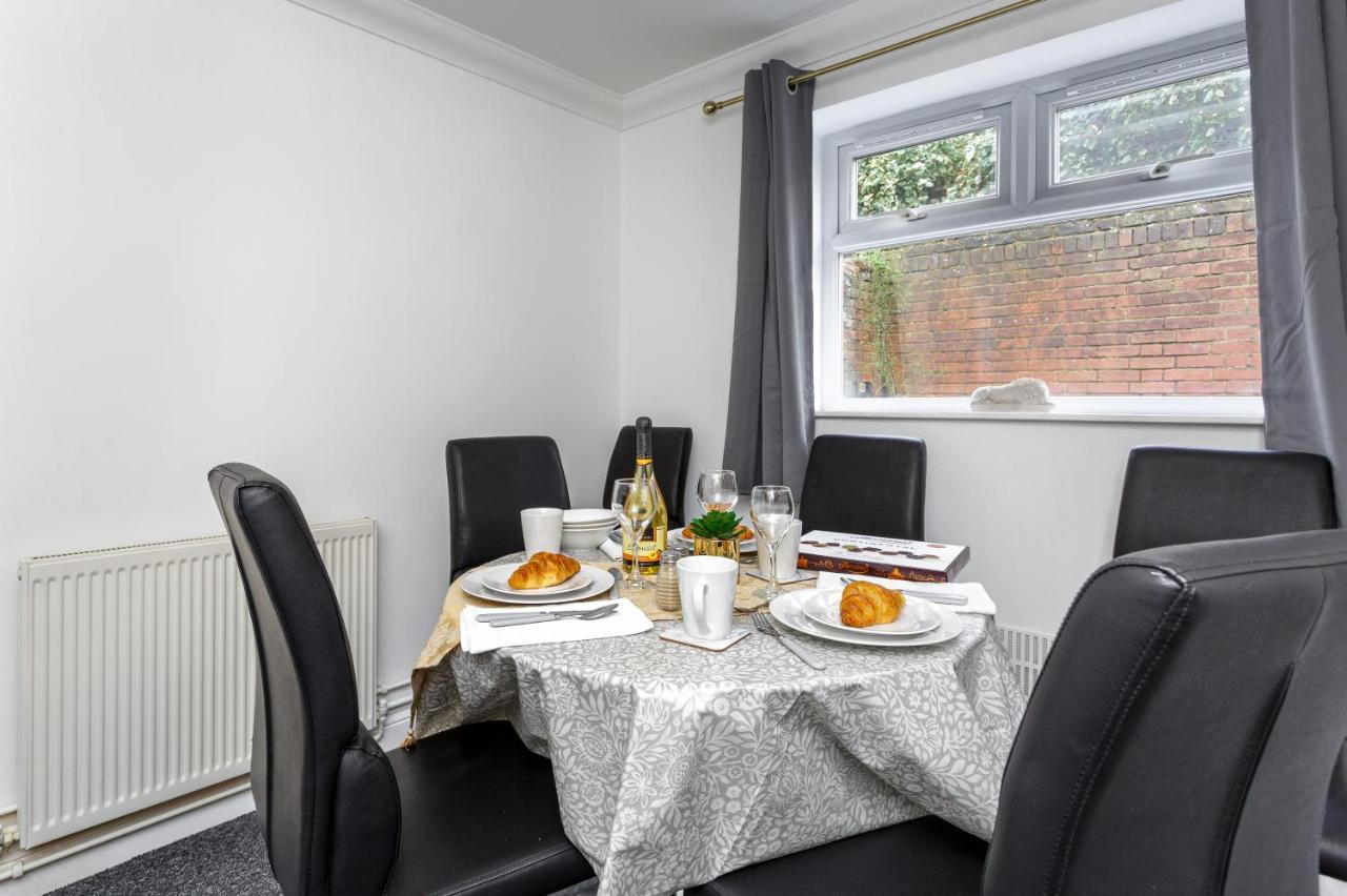 Luxury Granada Apartments - 1 & 2 Bed Flats W Free Parking Perfect For Contractors, Students Near The Beach Portsmouth Rom bilde